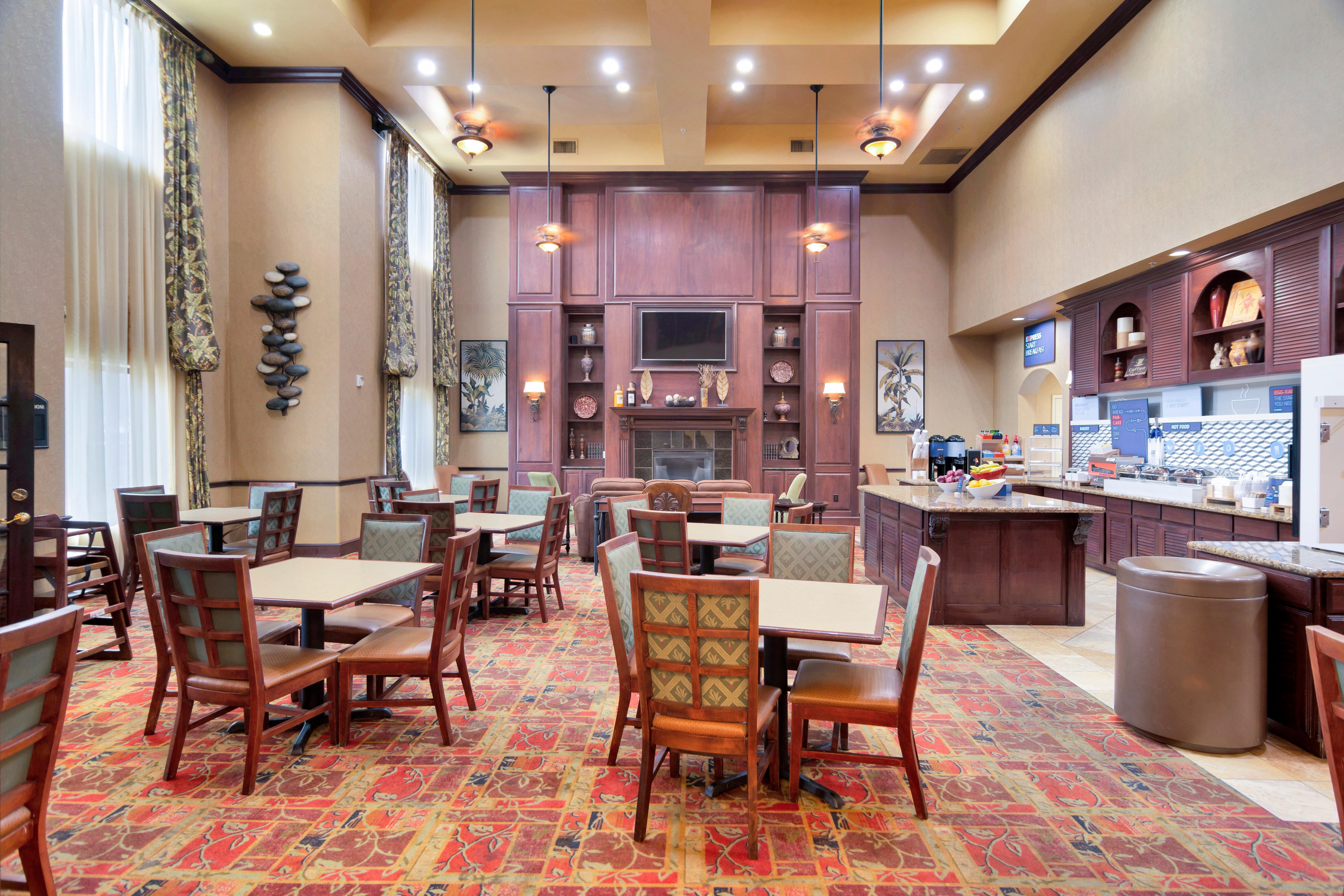 Holiday Inn Express Hotel & Suites Dfw West - Hurst By Ihg Exterior foto